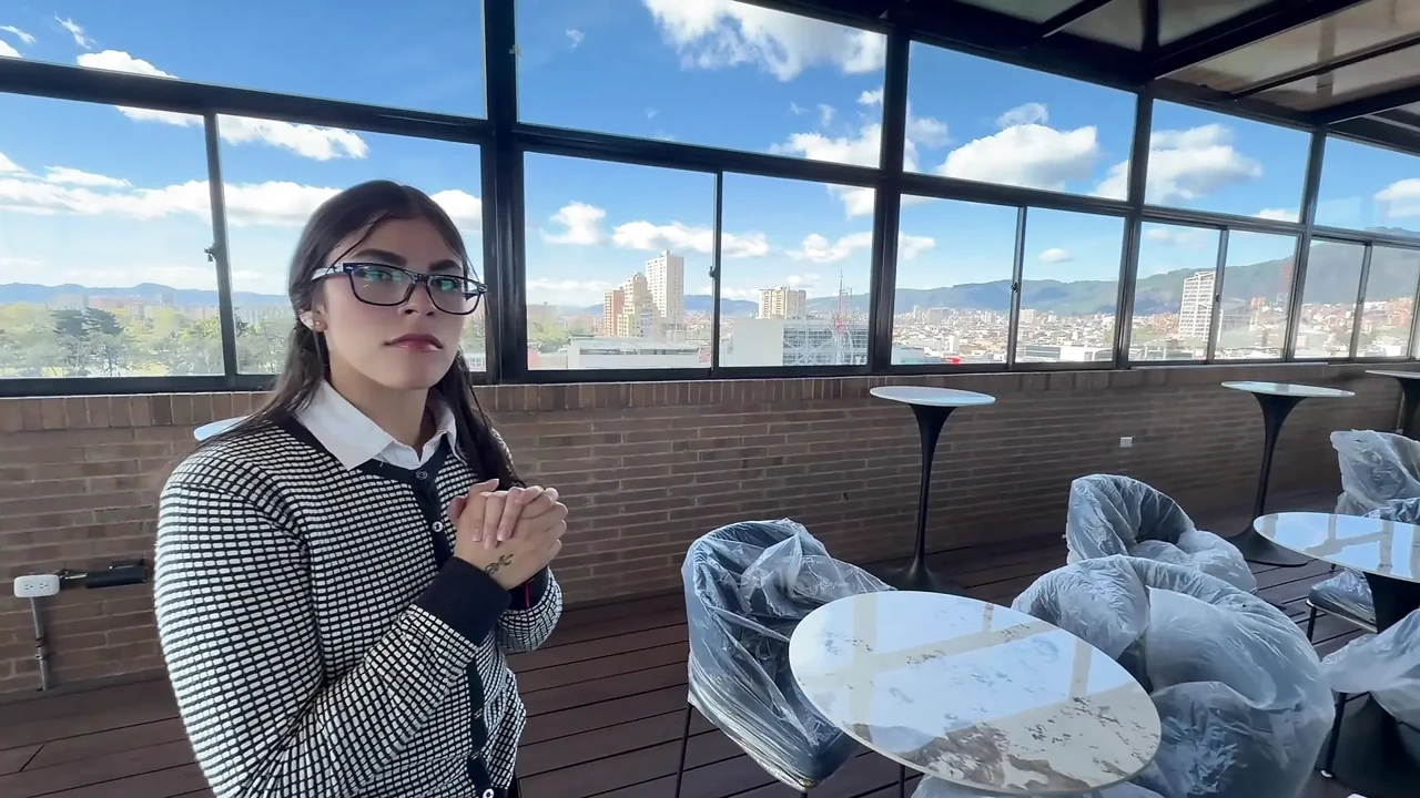 Engineer gets a big fuck from the architect to calm her anger and receive the work