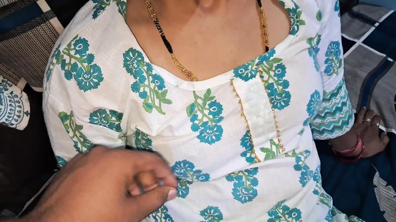 Indian housewife sucking dick at night get throabbing cum in mouth hindi audio