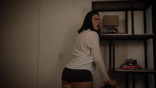 POV: You control Your Colombian secretarie's pussy with your cellphone