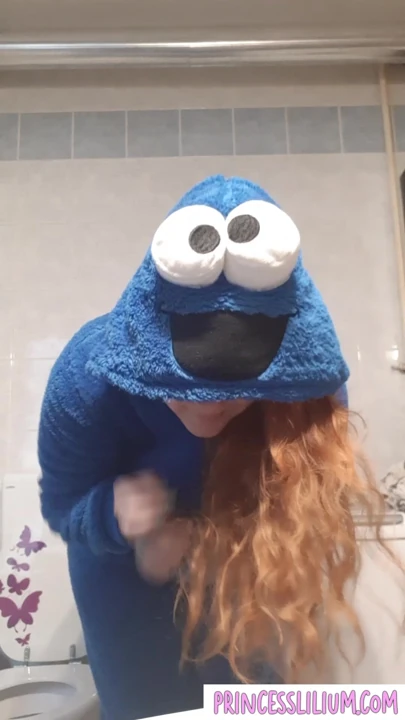 Stripping out of my cookie monster onesie for you!!
