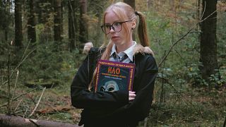 Naive schoolgirl alien hunter really wanted hot cum on her face