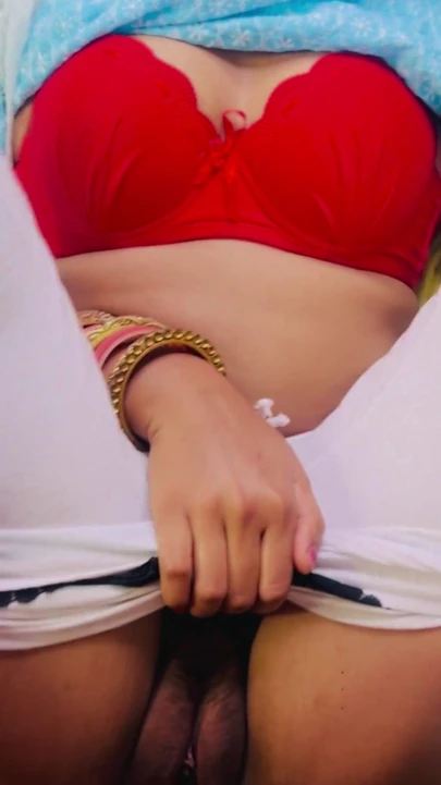 Bhabhi jee oil massage karane ka mauka do devar sex Devar Sister-in-law please give me a chance to do oil massage romantic sex | Clip 1