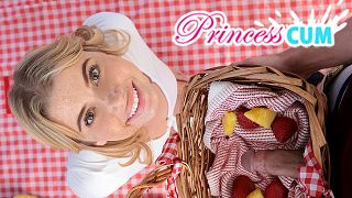 Dick Craving Stepsis Stella Luxx Devours Stepbro's Juicy Cock Basket