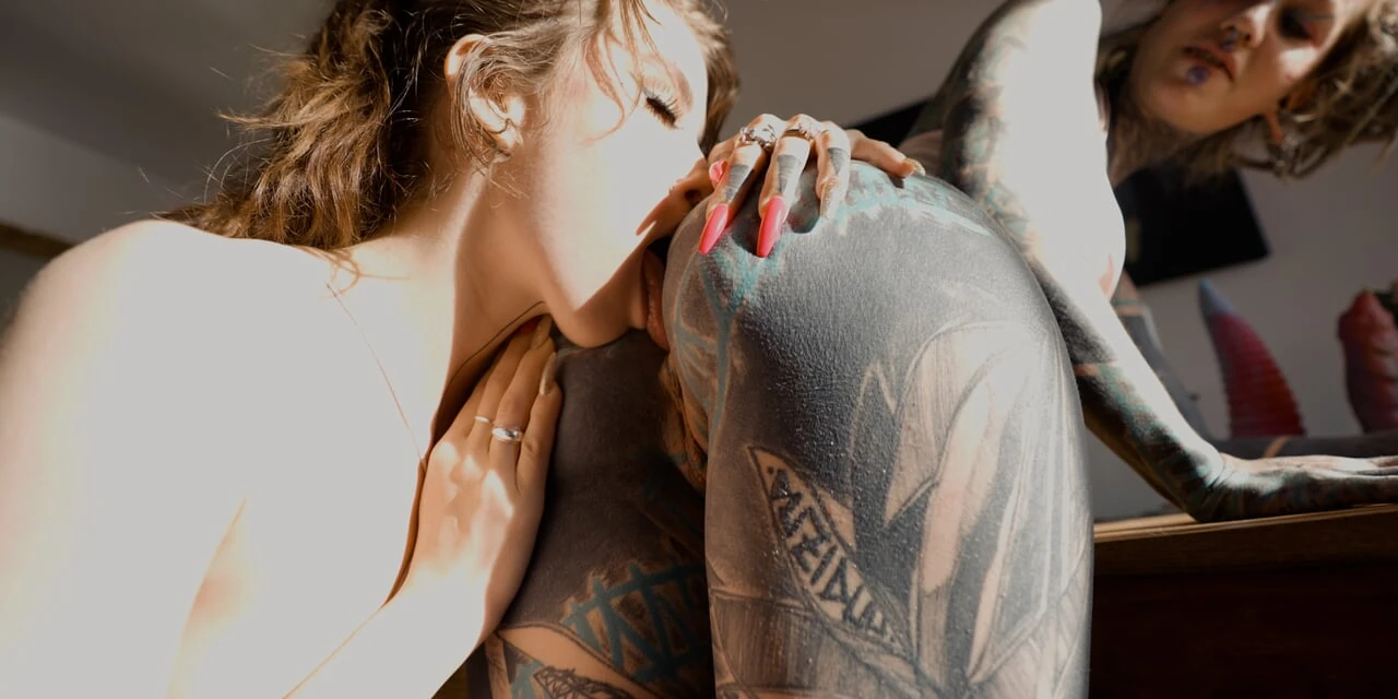 Hot Tattooed Pornstars Extreme Anal Lesbian Squirt Fest