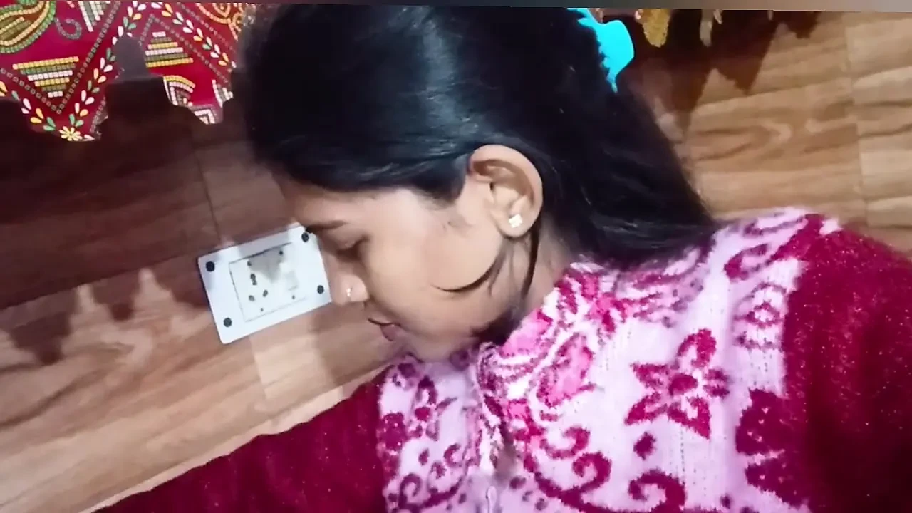 Desi indian brother-in-law fed his sister-in-law a banana, had sex with her, and licked her pussy. hindi video ( Tina Nandey )