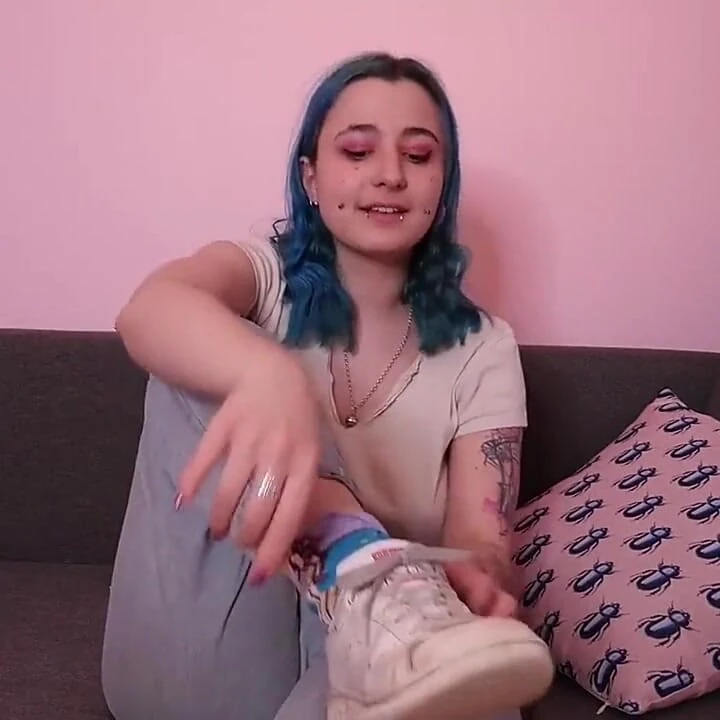 Tw Foot Fetish // Humiliation // Domination // I Know You're Not Bad On My Onlyfans Loving My Sweet Feet... So Here It Is