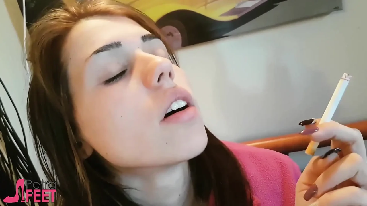 Irresistible Italian girl loves cigars