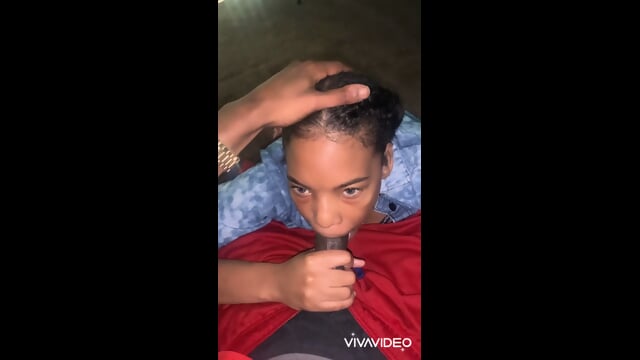 Eye Contact When She Eat The Dick