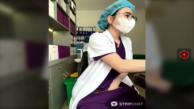 Y Tá Duyên Rảnh Rỗi Thủ Dâm Cho Anh Em Ngắm Lồn Chơ 23/07/2026