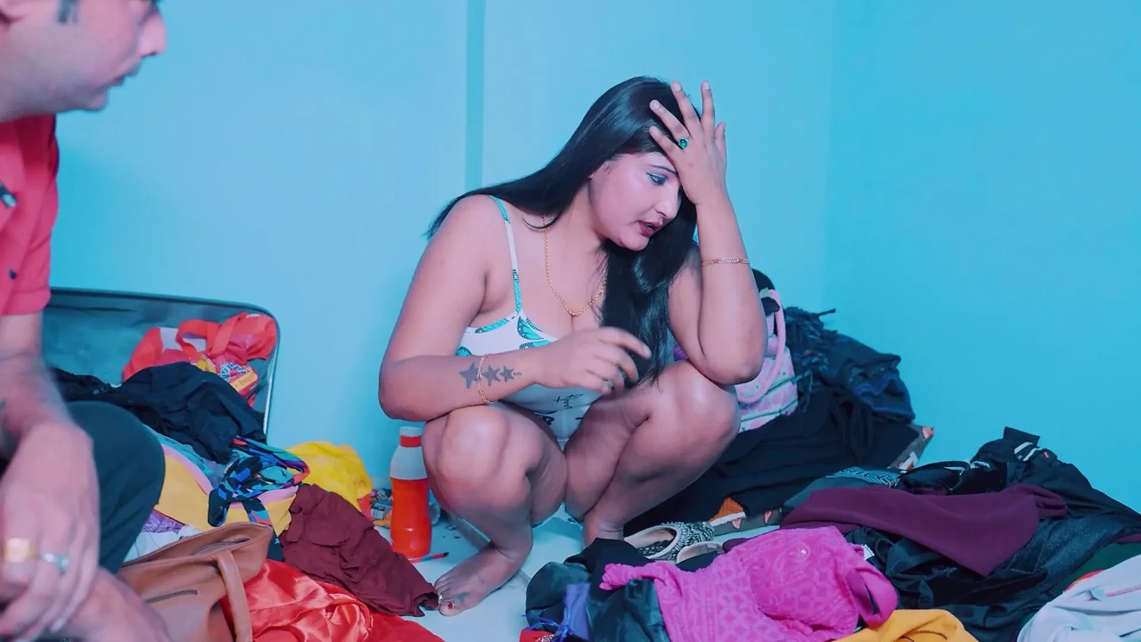 Horny stepmom desperate for the hardcore sex in the early morning looking for fun