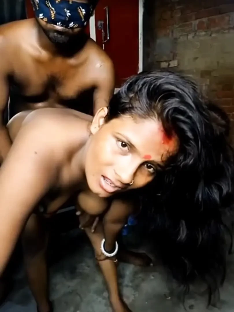 Wife ko dogy style main choda