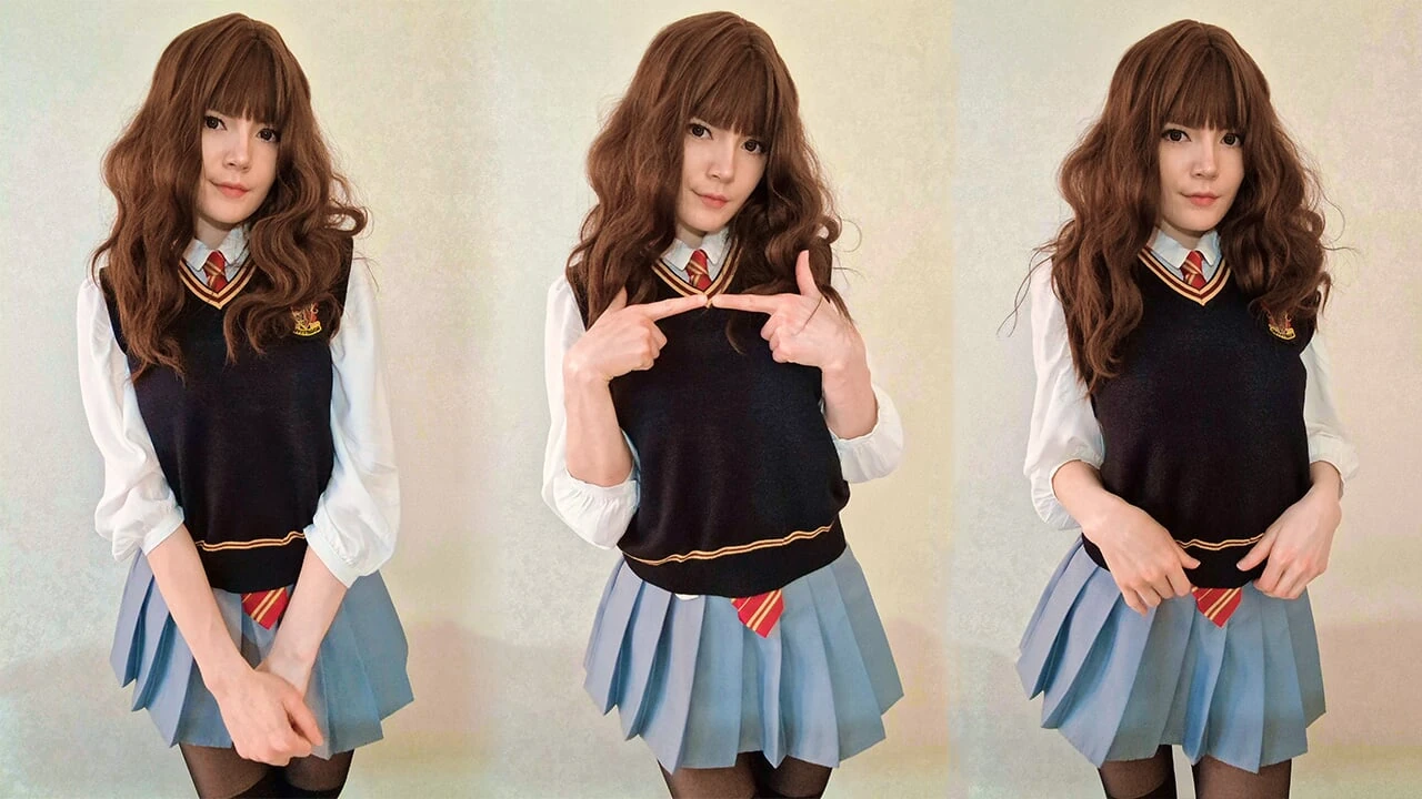Hermione is a little shy, but her shyness won't stop her from being a naughty slut ready to fuck right now