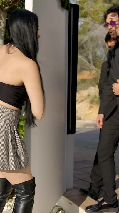 Convince the Hitmen to Get Her Pussy Smashed for the First Time to Save the Situation