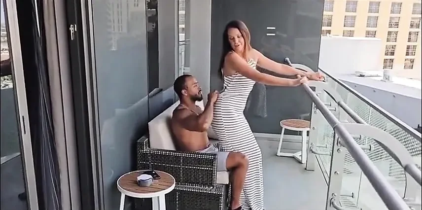 Sexy Mature Cougar Mallory Enjoys a Balcony BBC