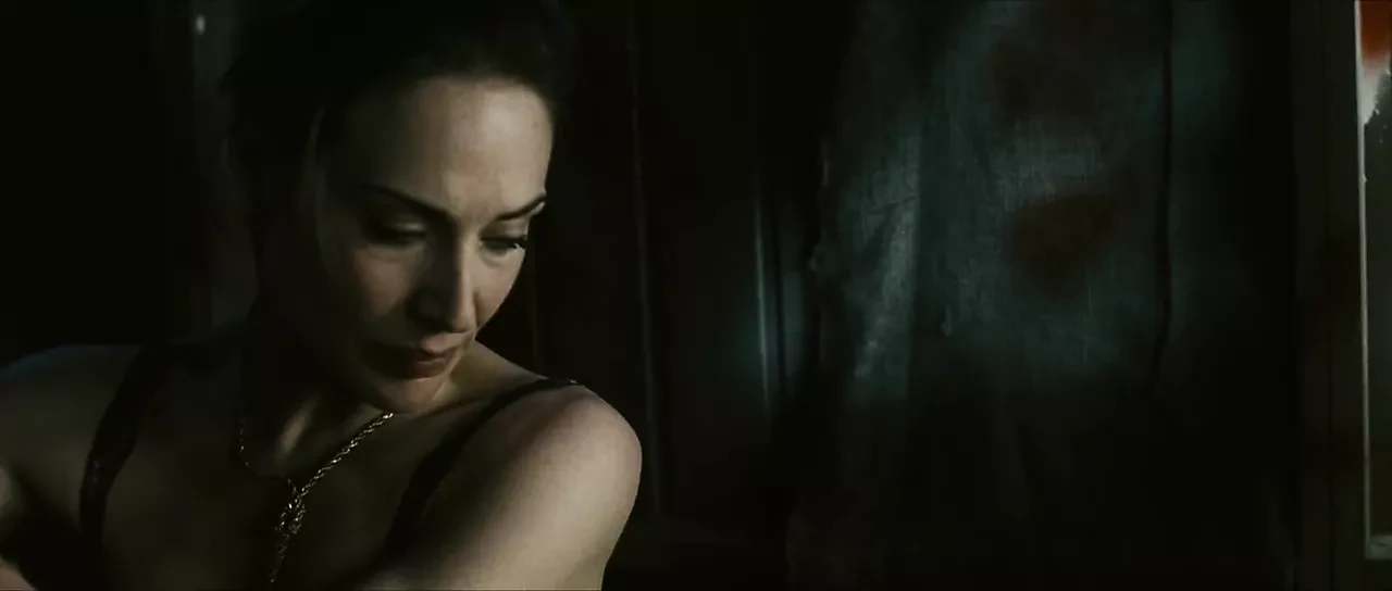 Claire Forlani - ''Hallum Foe''