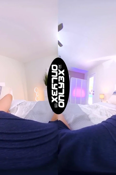 Petite stunner Alexis Tae requests a massage and a quick fuck