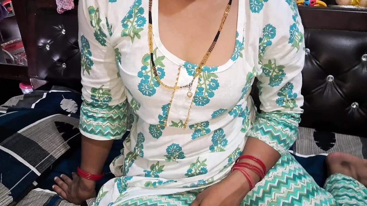 Desi hot bhabhi sucking blowjob big cock get cumshot in mouth