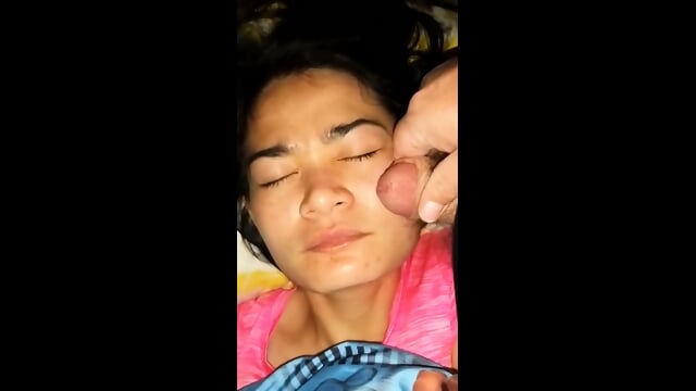 Tante simpanan bule kena semprot sperma