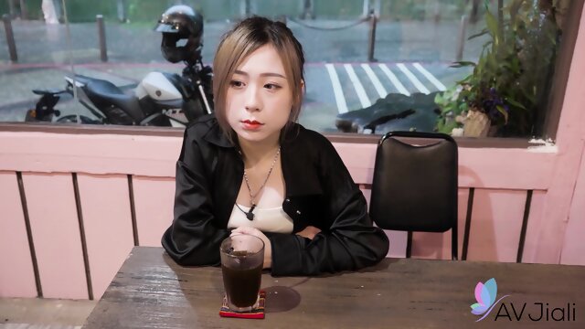 Lin Siyu And Friend Go For A Ride To A Hotel Where They Fuck All Afternoon - Lin Lin