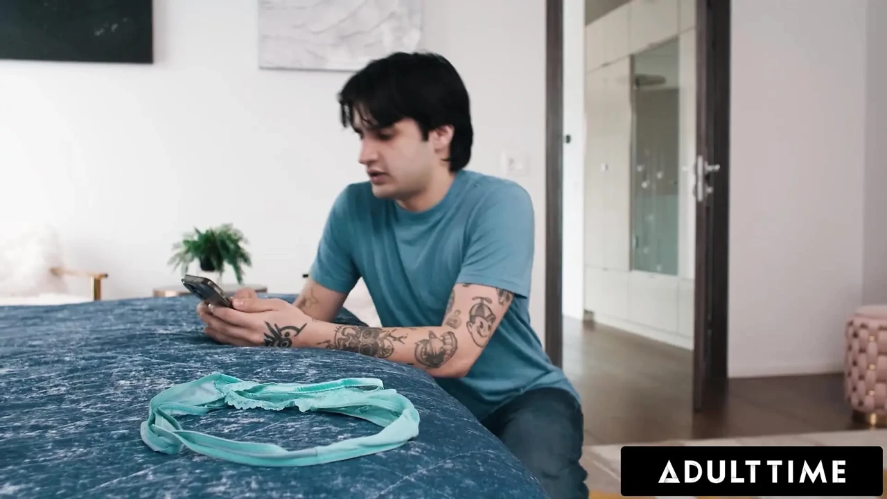 ADULT TIME - Suspicious Boy Discovers New Stepmom Ryan Keely Is A Gold Digger! She Keeps Him Quiet