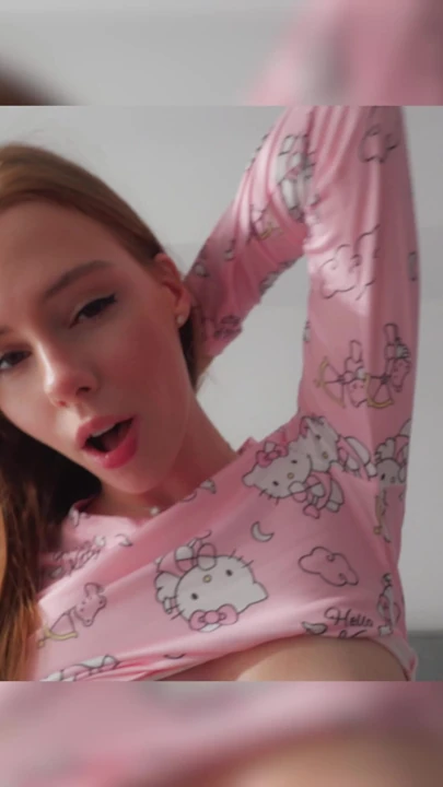 Amateur Threesome Has College Girls Begging For Internal Cumshots