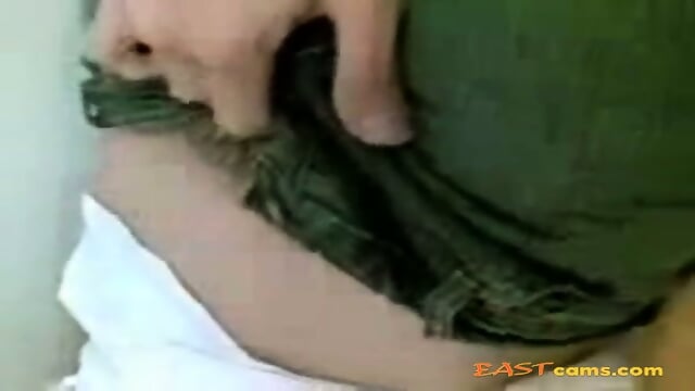 Indonesian Babe Sucks Like a Pro