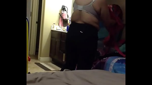 esposa cambiandose