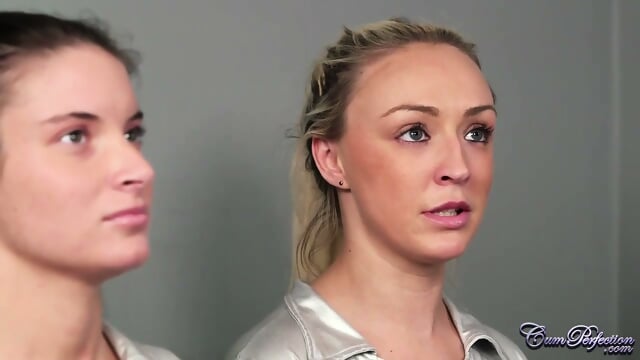 Amber Deen, Anita Bellini - Alien Facial Begging