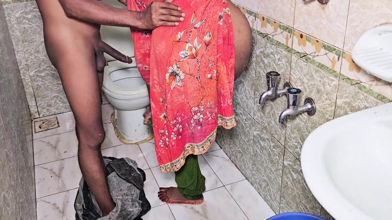 Indyjska Desi Bhabhi ne apne pussy ras pilayi