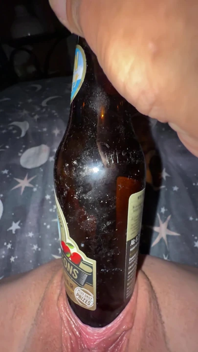 MILF’s needy pussy with a bottle and a cheeky schlop and pop at the end