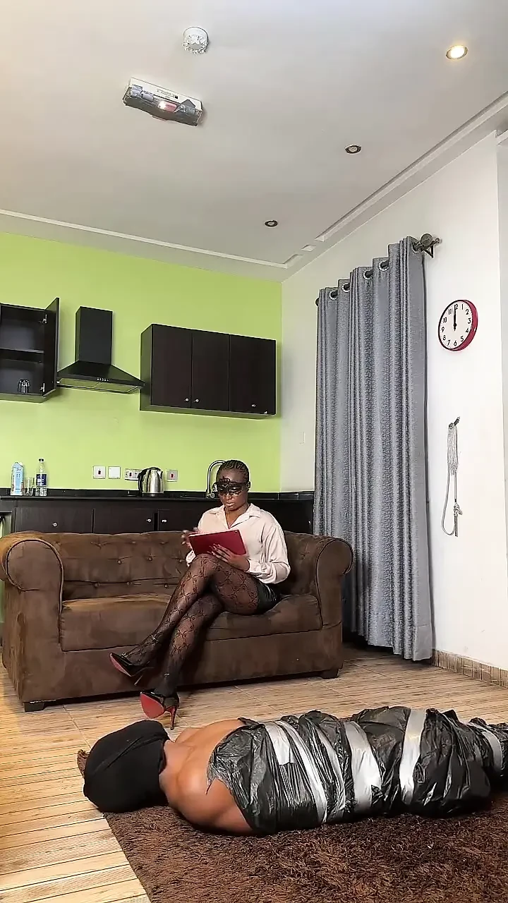 African Femdom BDSM Bondage - Domina Havi