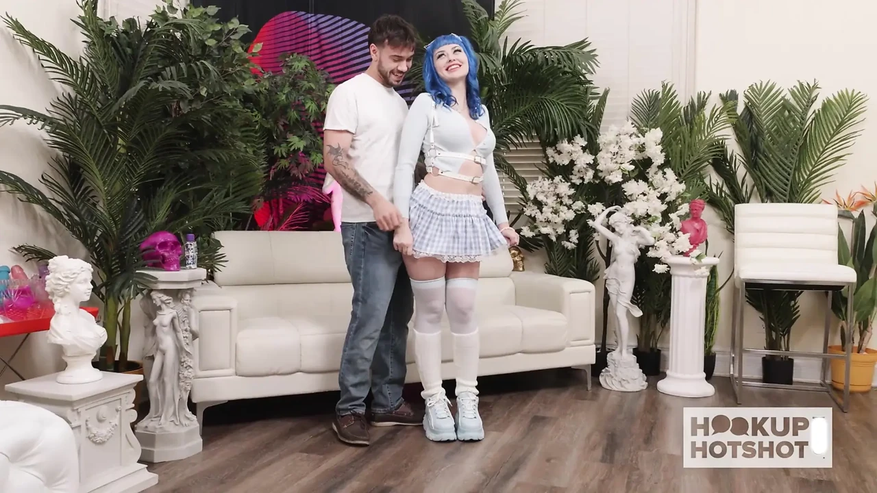 Busty Jewelz Blu Rubbing Her Pussy While Sucks A Cock!