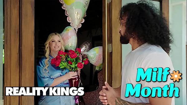 Curvy Jenna Starr Is All Alone On Mother's Day Until James Rings Her Bell Ready To Satisfy Her Needs - REALITY KINGS