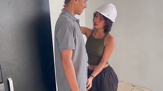 The construction worker has sex with a young, novice female engineer. julianapalvin