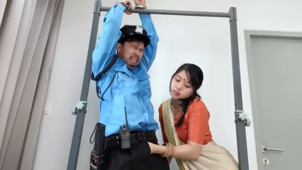 Indian Police, Saanvi Bahl seduce with hardcore Blowjob for Security Guy