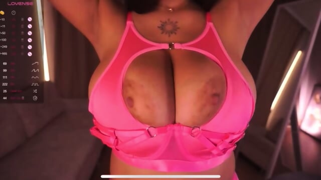Huge Tits Brunette Hot Pink Camshow