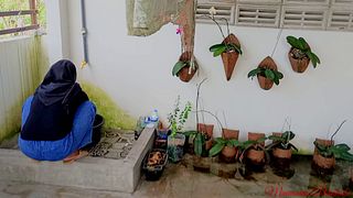 Pertama kali ngentot guru indo di kamar kos (creampie Indo story)