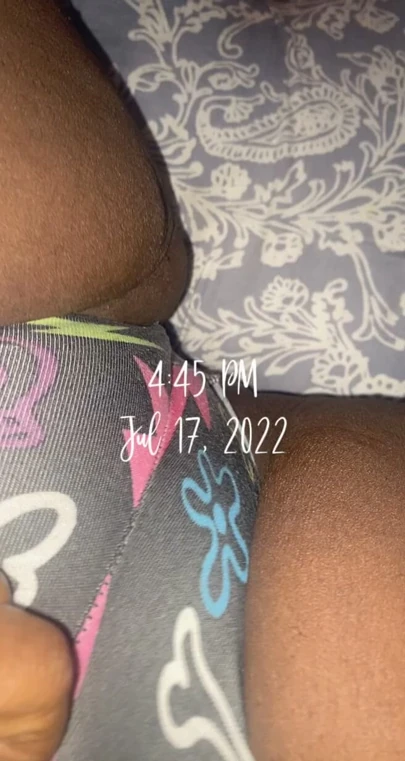Hot bbw ebony shows fat pussy