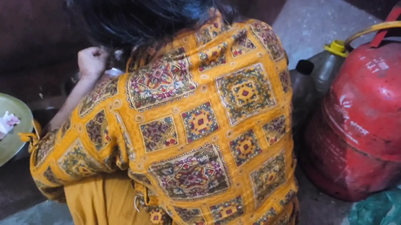 Viral Bangladeshi sexy video while cooking