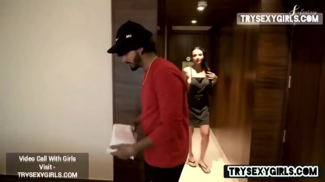 Room Service Boy Enjoyed With The Horny Lady Who Was Hungry For Sex