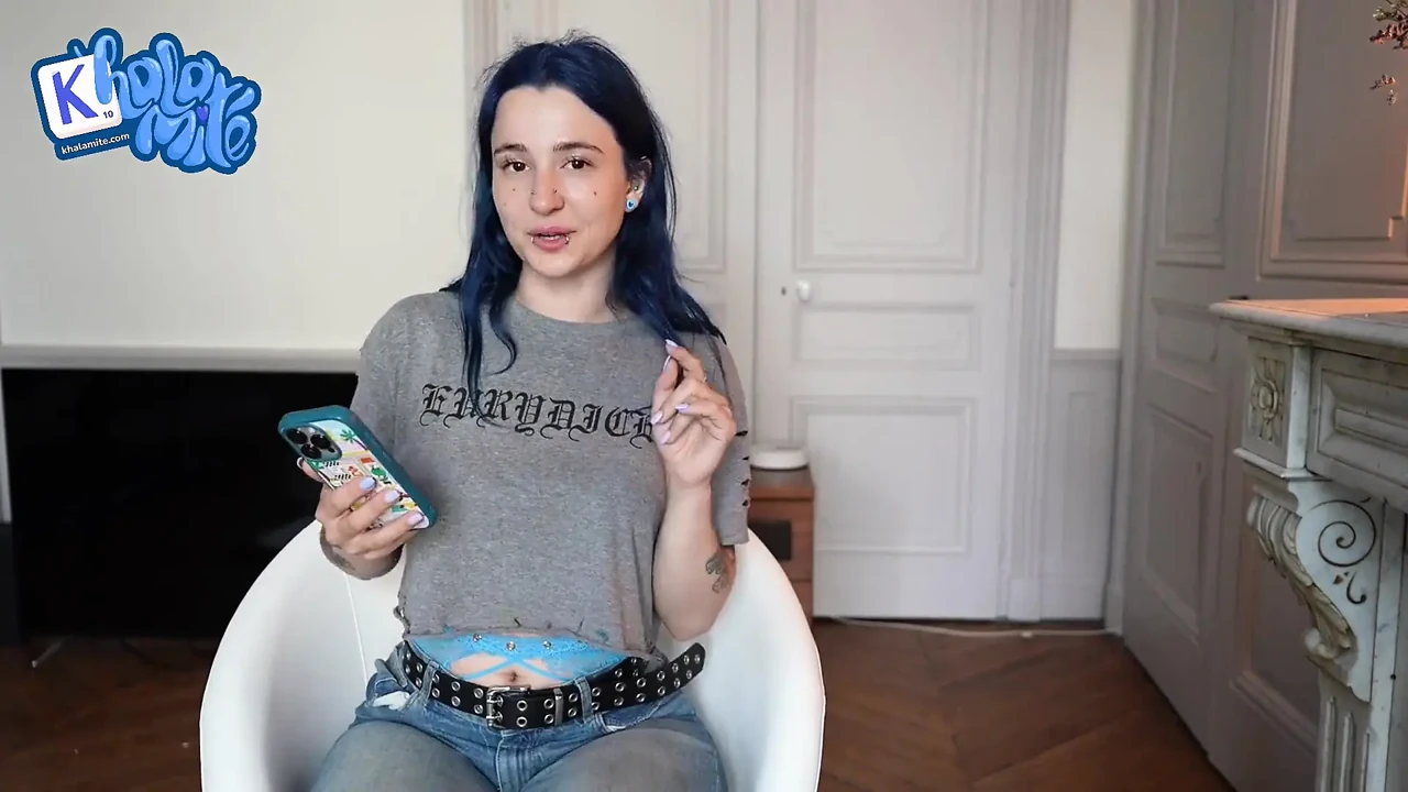 No Need a Men When You Have a Big Dildo - French Alt Hairy Girl Masturbating