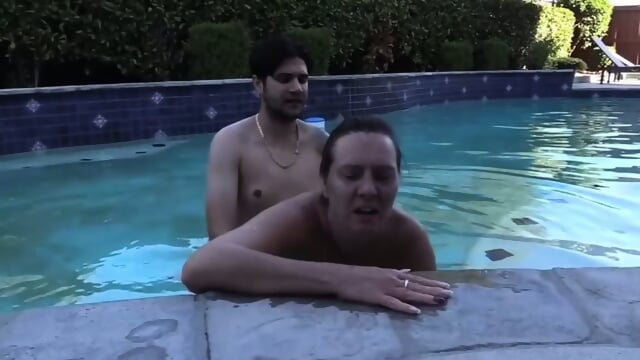 My Mom Hang Out Naked In The Pool On Vacation
