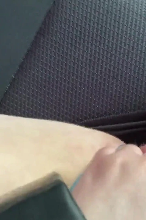 Jerking off and Cum in a Taxi Car Driver Gives Her 5 Stars