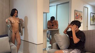 Mi cuckold husband does not know that his best friend fucks me very rich secretly from him.