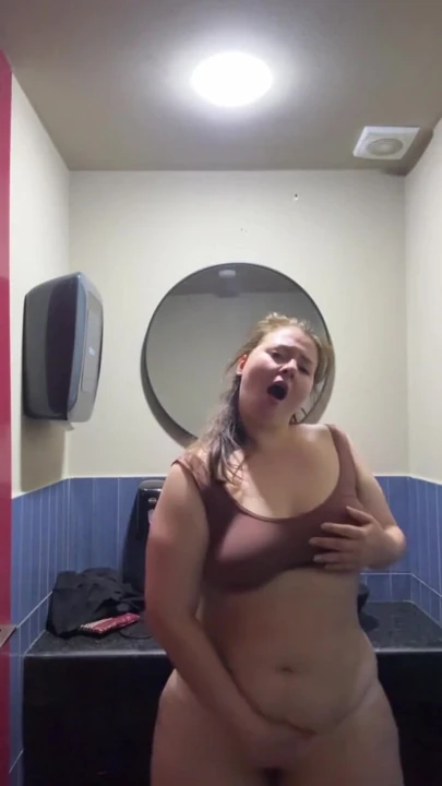 pawg public bathroom masturbation | Clip 3