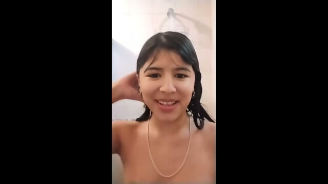 CHICA LA DUCHA